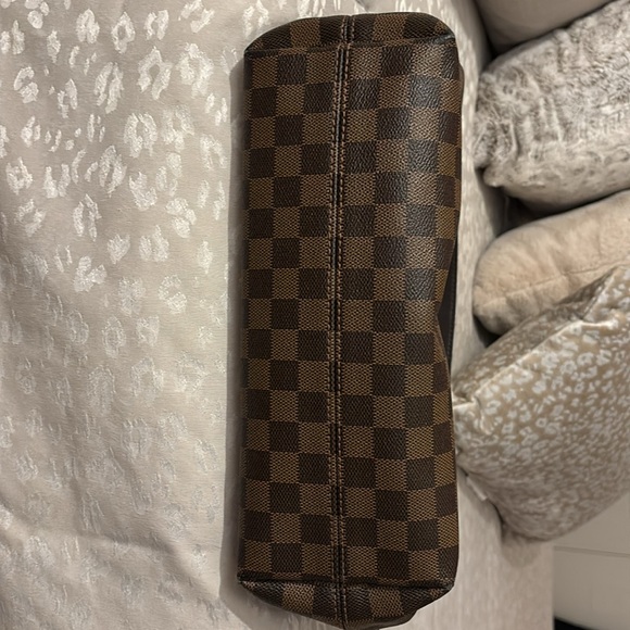 Graceful PM - Picture 13 of 15